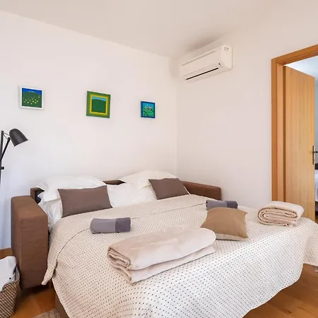 Apartmán Zenta With Terrace And Sea View, 4 Min Walk To The Split