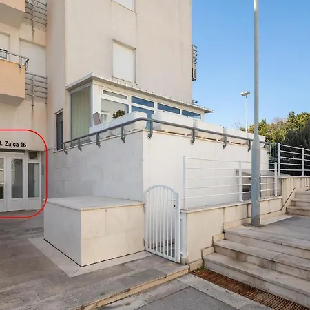 Zenta With Terrace And Sea View, 4 Min Walk To The سبليت