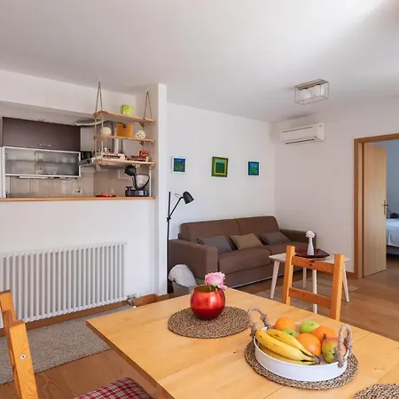 Apartmán Zenta With Terrace And Sea View, 4 Min Walk To The *