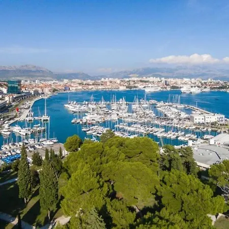 Zenta With Terrace And Sea View, 4 Min Walk To The Apartmán *